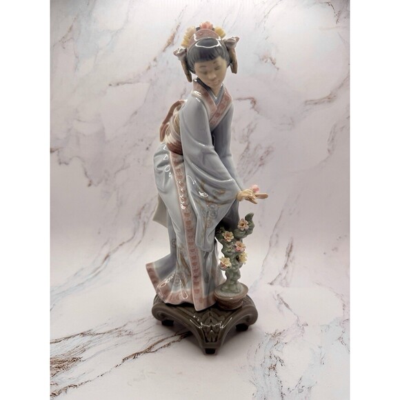 Lladro Mayumi Geisha Girl 10" Tall Japanese lady #1449 Spain Retired, Mint - Picture 1 of 12